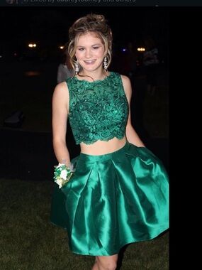Alyce Paris Emerald Green Lace Crop Top & Satin Mini Skirt